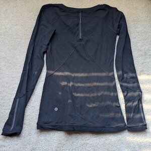 Lululemon Long sleeve shirt size 2